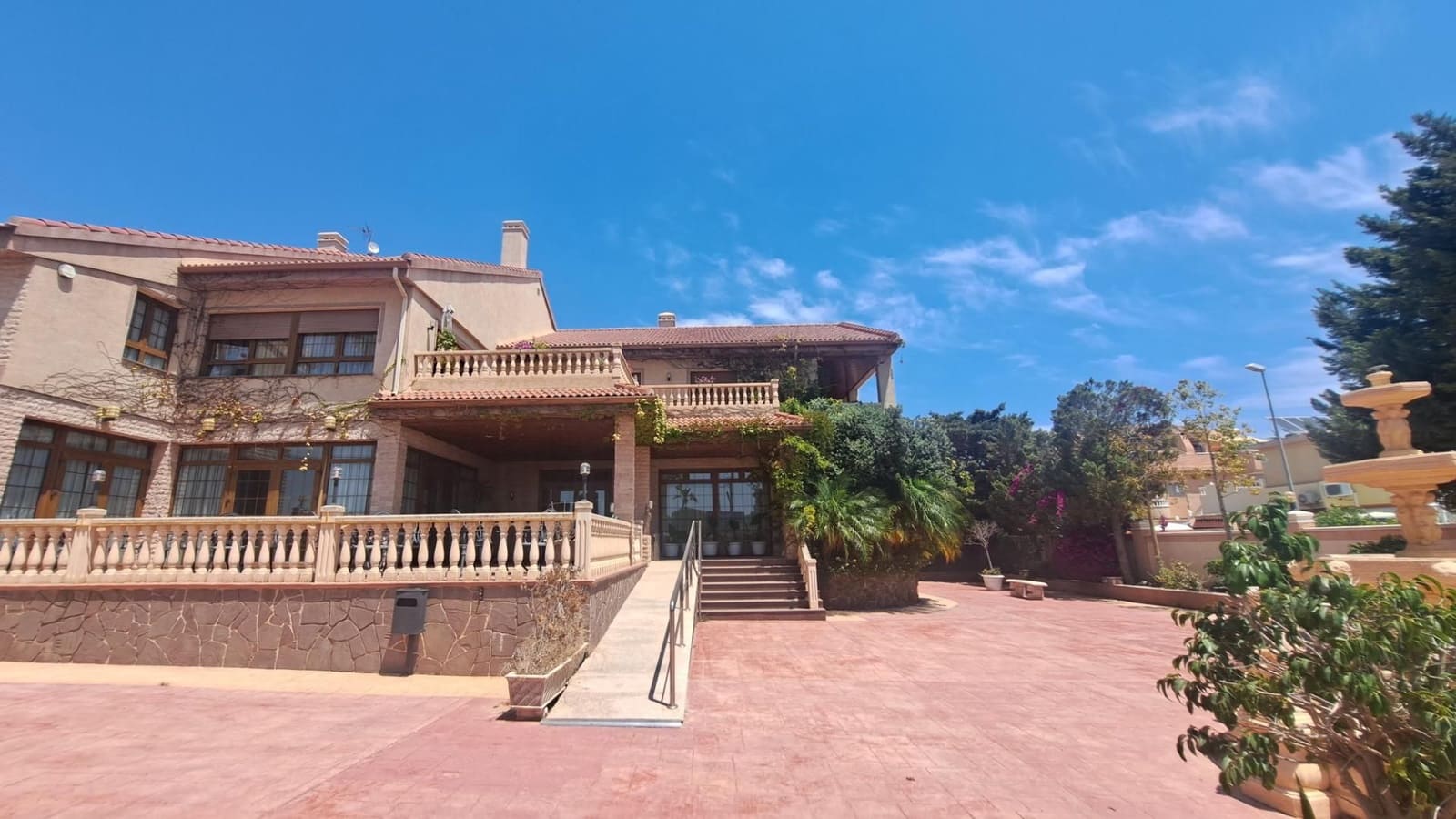 6 soveværelse Villa til salg i Orihuela med swimmingpool - € 1.040.000 (Ref: 9509748)