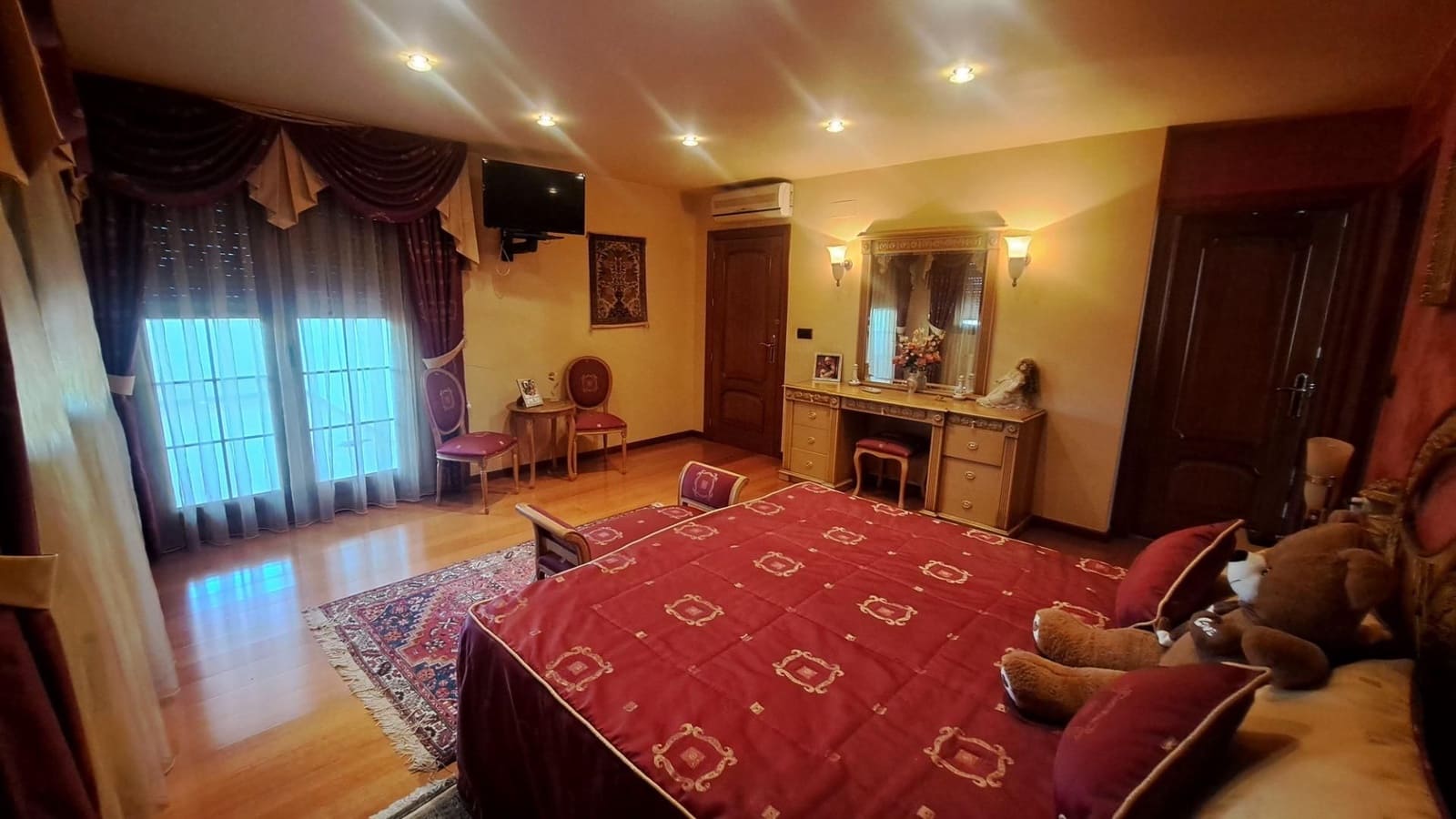 6 soveværelse Villa til salg i Orihuela med swimmingpool - € 1.040.000 (Ref: 9509748)