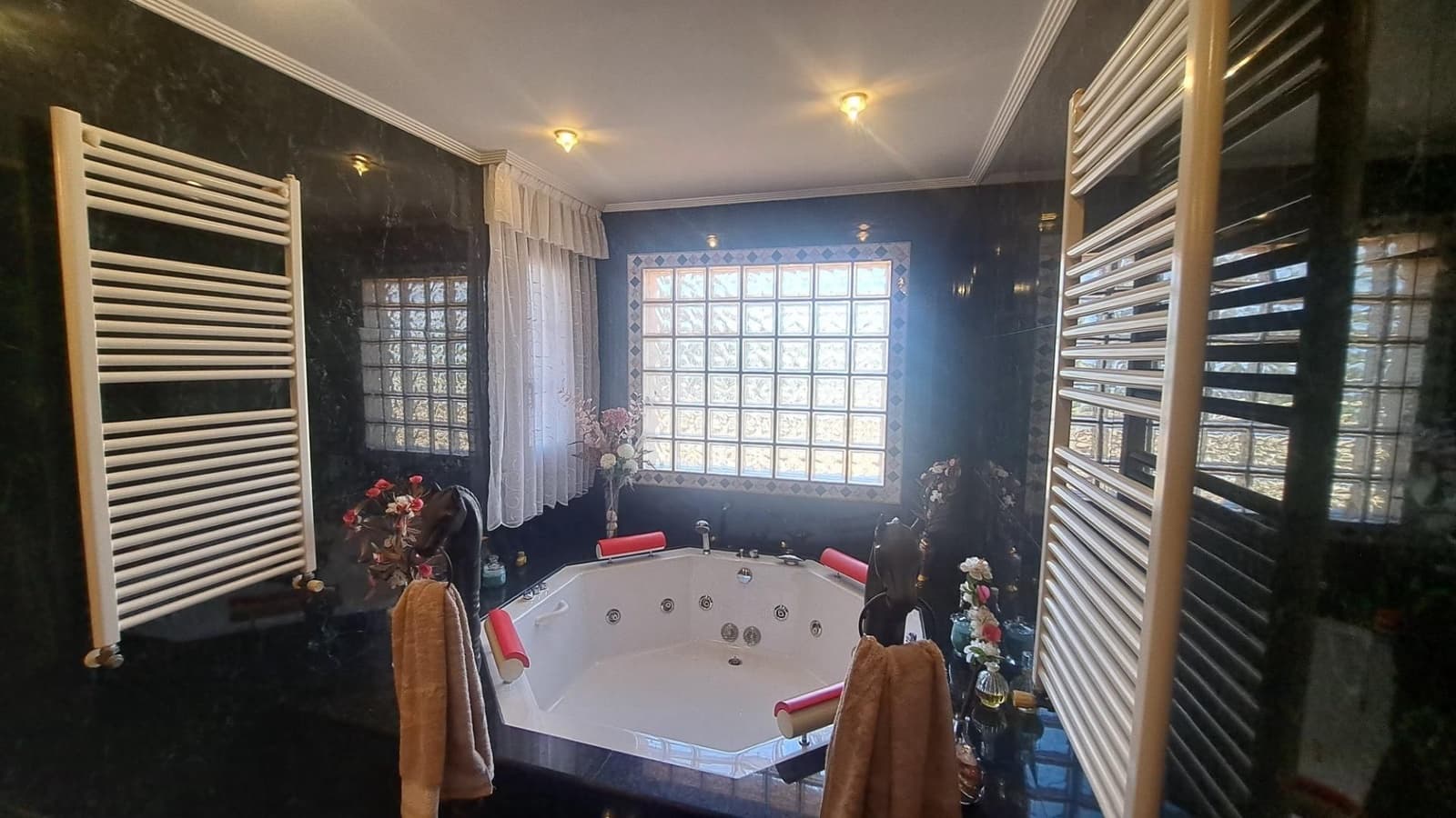 6 soveværelse Villa til salg i Orihuela med swimmingpool - € 1.040.000 (Ref: 9509748)