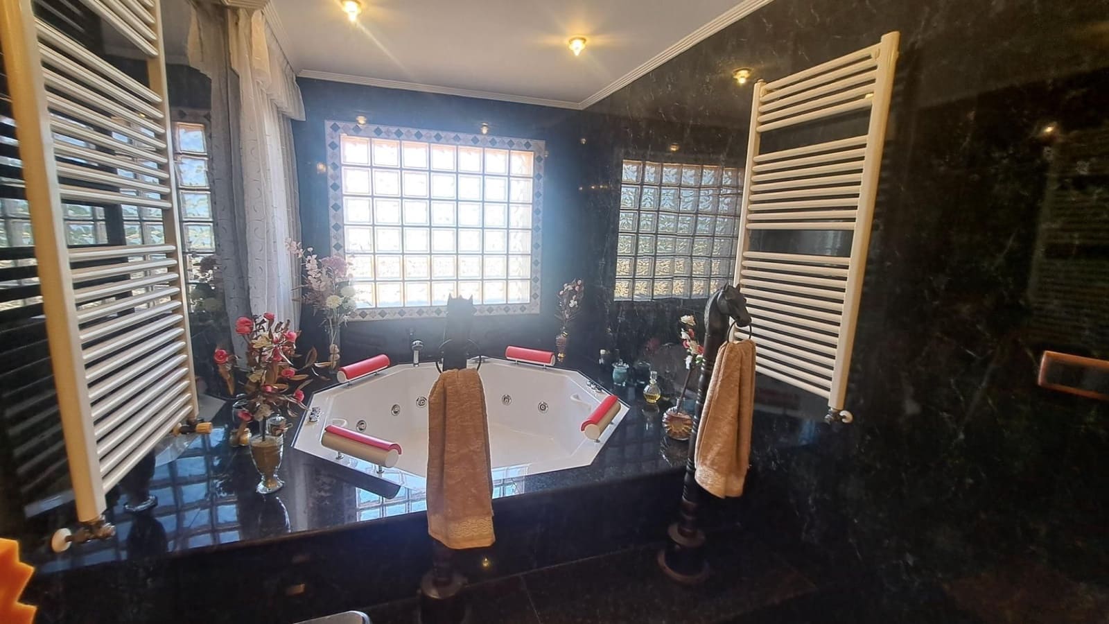 6 soveværelse Villa til salg i Orihuela med swimmingpool - € 1.040.000 (Ref: 9509748)