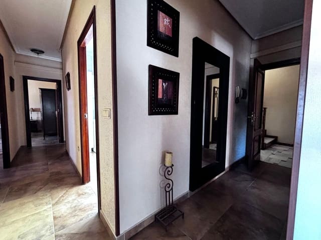 4 bedroom Villa for sale in San Miguel de Salinas with garage - € 275,000 (Ref: 9509763)