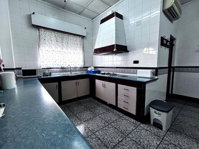 4 bedroom Villa for sale in San Miguel de Salinas with garage - € 275,000 (Ref: 9509763)