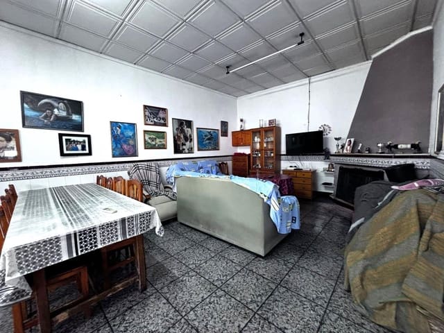 4 bedroom Villa for sale in San Miguel de Salinas with garage - € 275,000 (Ref: 9509763)