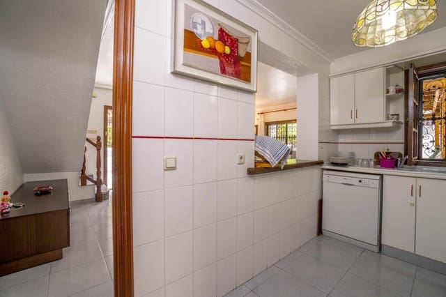 3 sypialnia Willa na sprzedaż w El Chaparral - La Siesta - La Torreta, Torrevieja z basenem garażem - 585 000 € (Ref: 9509764)