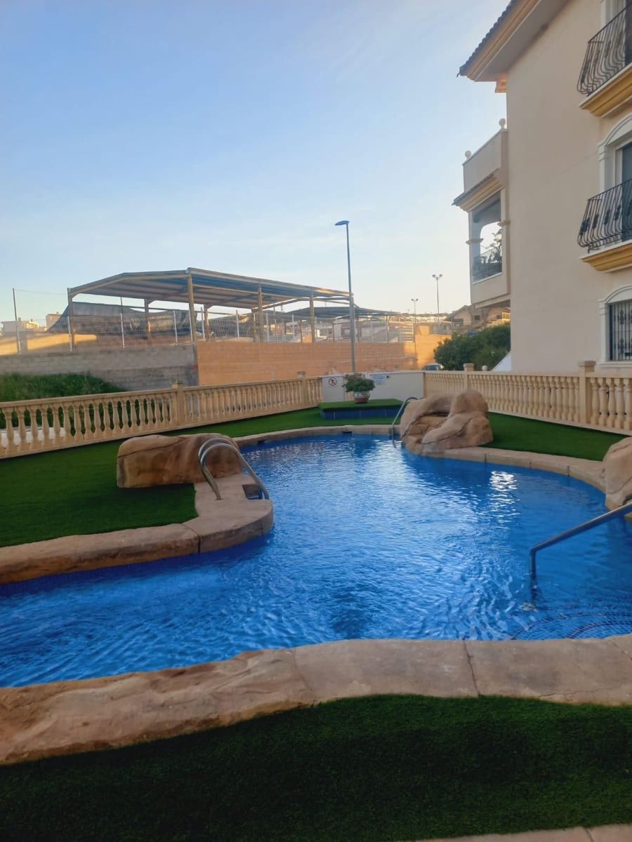 Bungalow de 2 habitaciones en San Miguel de Salinas en venta con piscina - 159.900 € (Ref: 9542269)