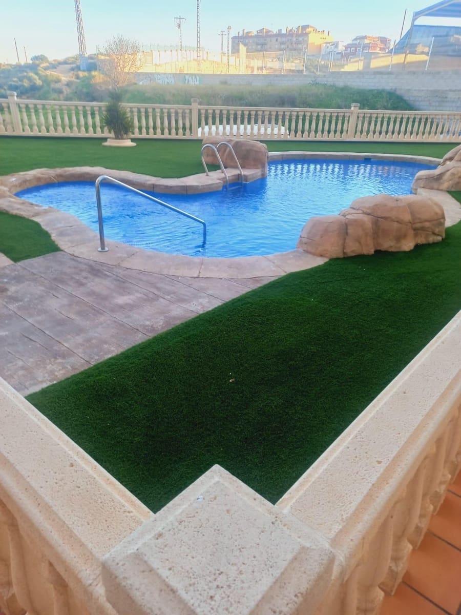 Bungalow de 2 habitaciones en San Miguel de Salinas en venta con piscina - 159.900 € (Ref: 9542269)