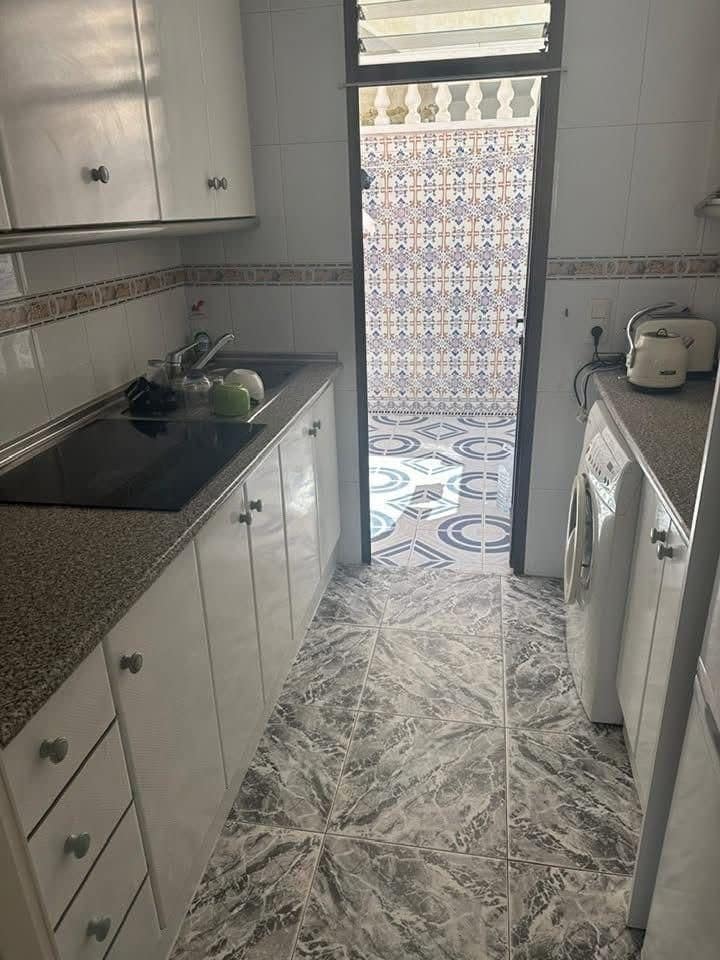 2 soverom Leilighet til salgs i Torrevieja - € 135 000 (Ref: 9559173)