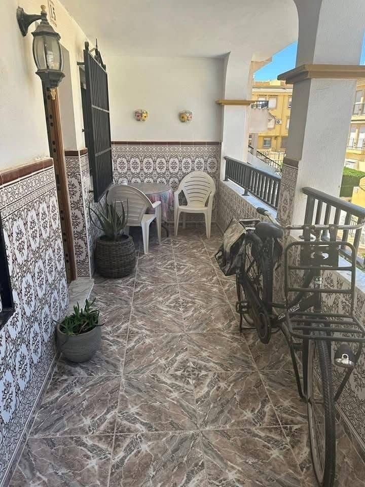 2 soverom Leilighet til salgs i Torrevieja - € 135 000 (Ref: 9559173)