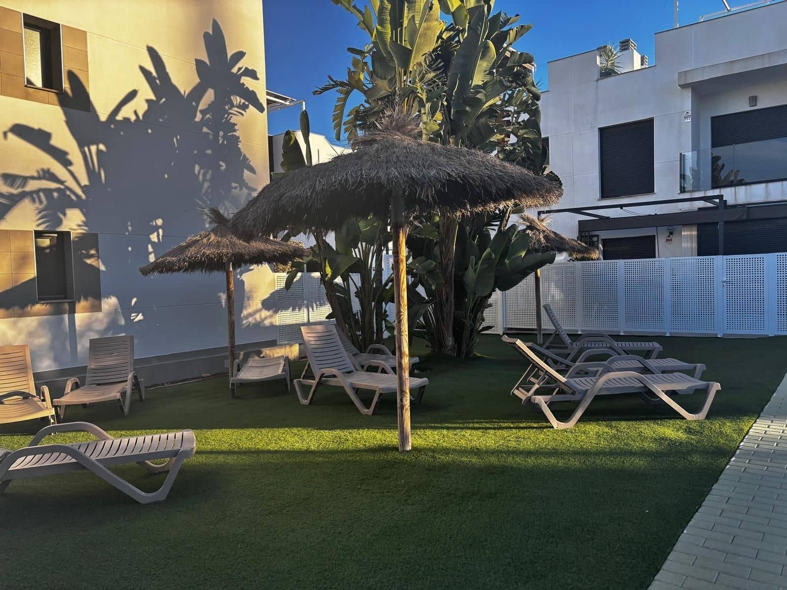 2 makuuhuone Bungalow myytävänä paikassa Pilar de la Horadada mukana uima-altaan - 285 000 € (Ref: 9592069)