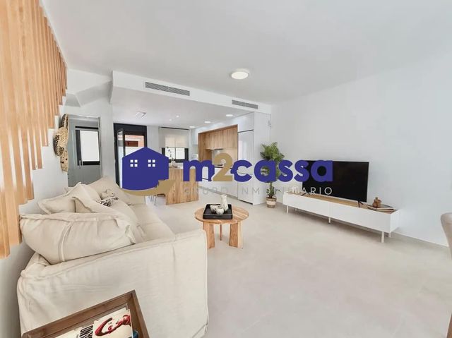3 soveværelse Rækkehus til salg i Cox med swimmingpool garage - € 219.000 (Ref: 10116307)