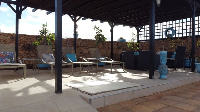 7 slaapkamer Villa te koop in Casillas de Morales, Antigua met zwembad - € 599.000 (Ref: 9481523)