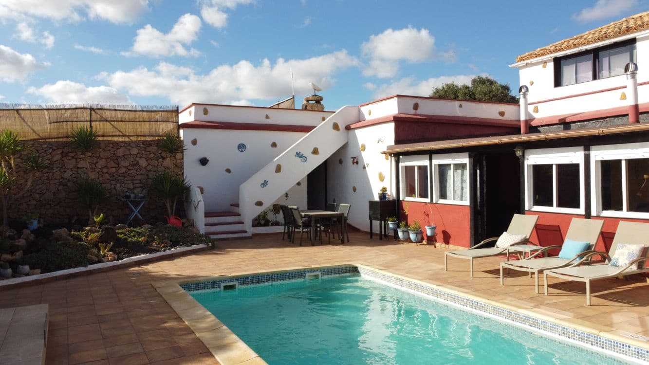 7 bedroom Villa for sale in Casillas de Morales with pool - € 599,000 (Ref: 9481523)