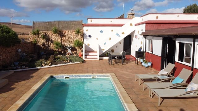 7 slaapkamer Villa te koop in Casillas de Morales, Antigua met zwembad - € 599.000 (Ref: 9481523)