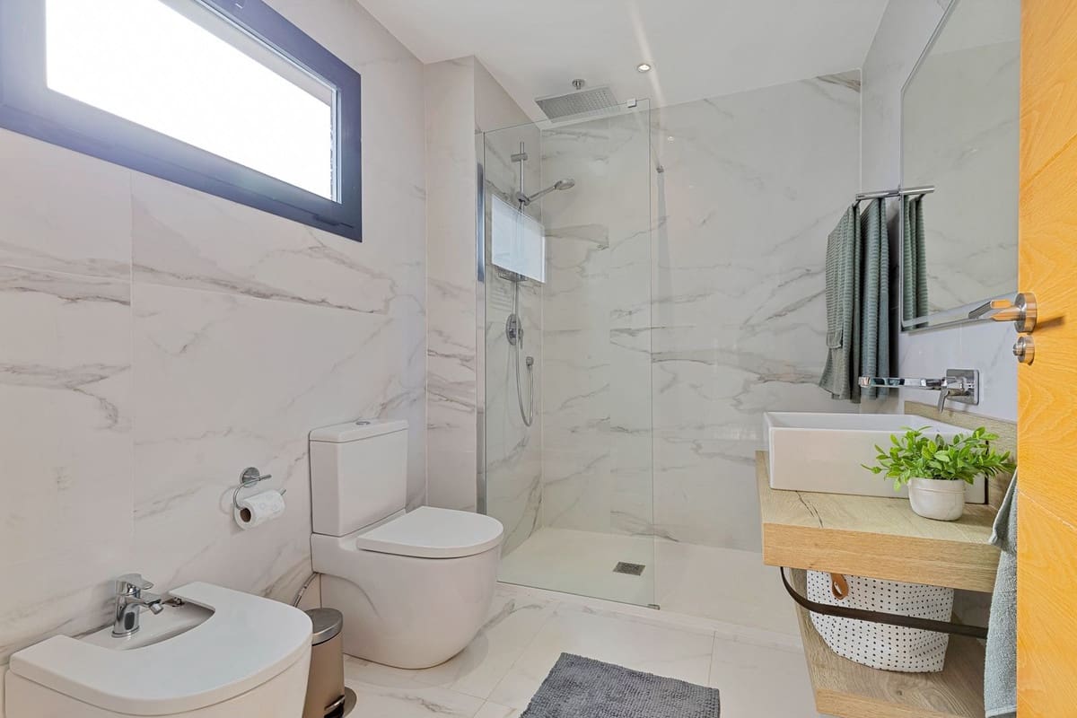 3 sypialnia Dom na sprzedaż w Fuengirola z basenem garażem - 649 000 € (Ref: 9515886)