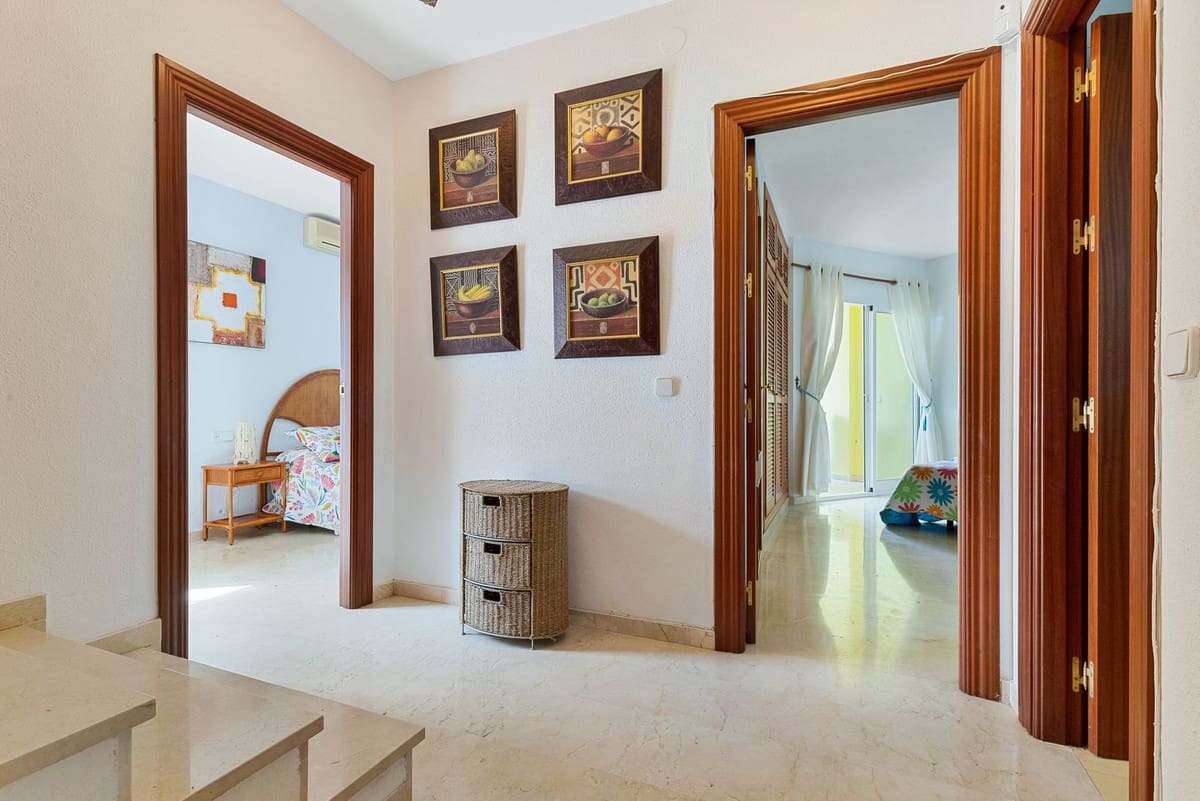 5 sypialnia Willa na sprzedaż w Fuengirola z basenem garażem - 695 000 € (Ref: 9515889)