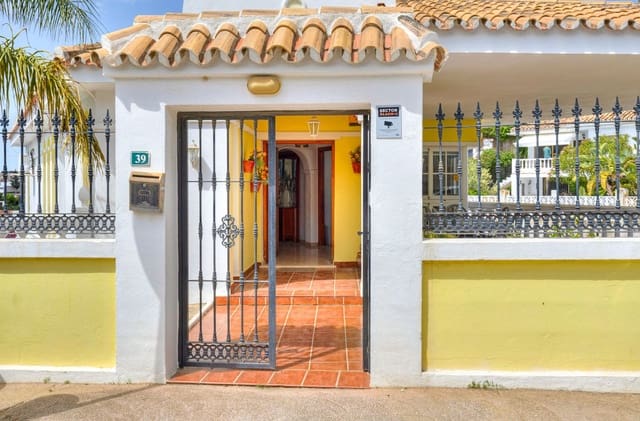 5 sypialnia Willa na sprzedaż w Fuengirola z basenem garażem - 695 000 € (Ref: 9515889)