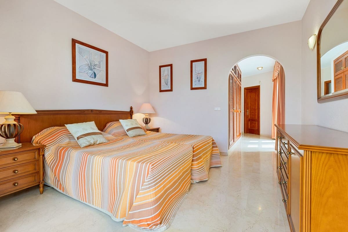 5 sypialnia Willa na sprzedaż w Fuengirola z basenem garażem - 695 000 € (Ref: 9515889)