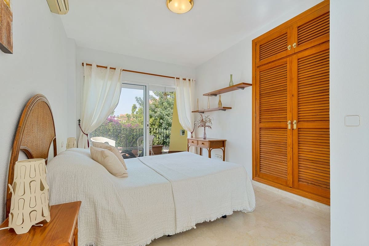 5 sypialnia Willa na sprzedaż w Fuengirola z basenem garażem - 695 000 € (Ref: 9515889)