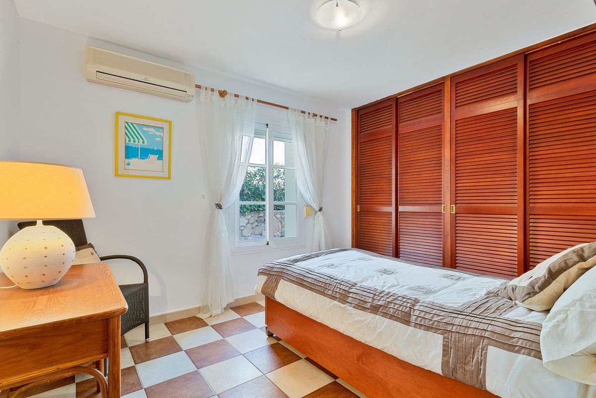 5 sypialnia Willa na sprzedaż w Fuengirola z basenem garażem - 695 000 € (Ref: 9515889)