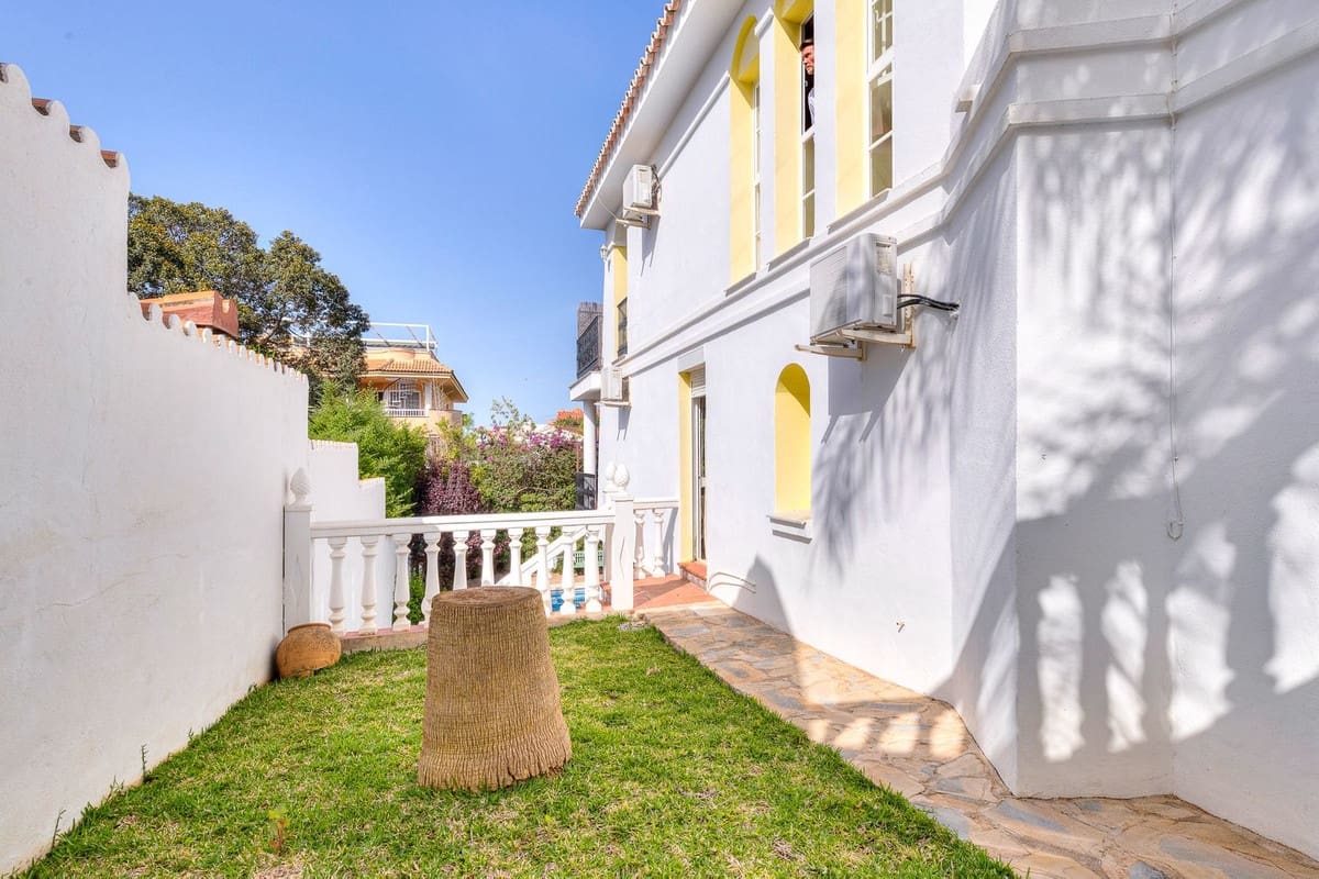 5 sypialnia Willa na sprzedaż w Fuengirola z basenem garażem - 695 000 € (Ref: 9515889)