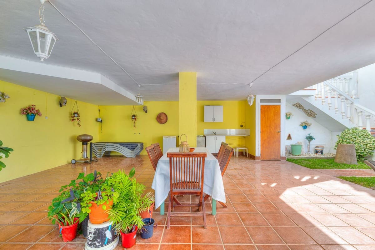 5 sypialnia Willa na sprzedaż w Fuengirola z basenem garażem - 695 000 € (Ref: 9515889)