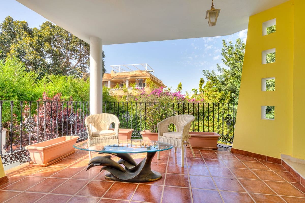 5 sypialnia Willa na sprzedaż w Fuengirola z basenem garażem - 695 000 € (Ref: 9515889)