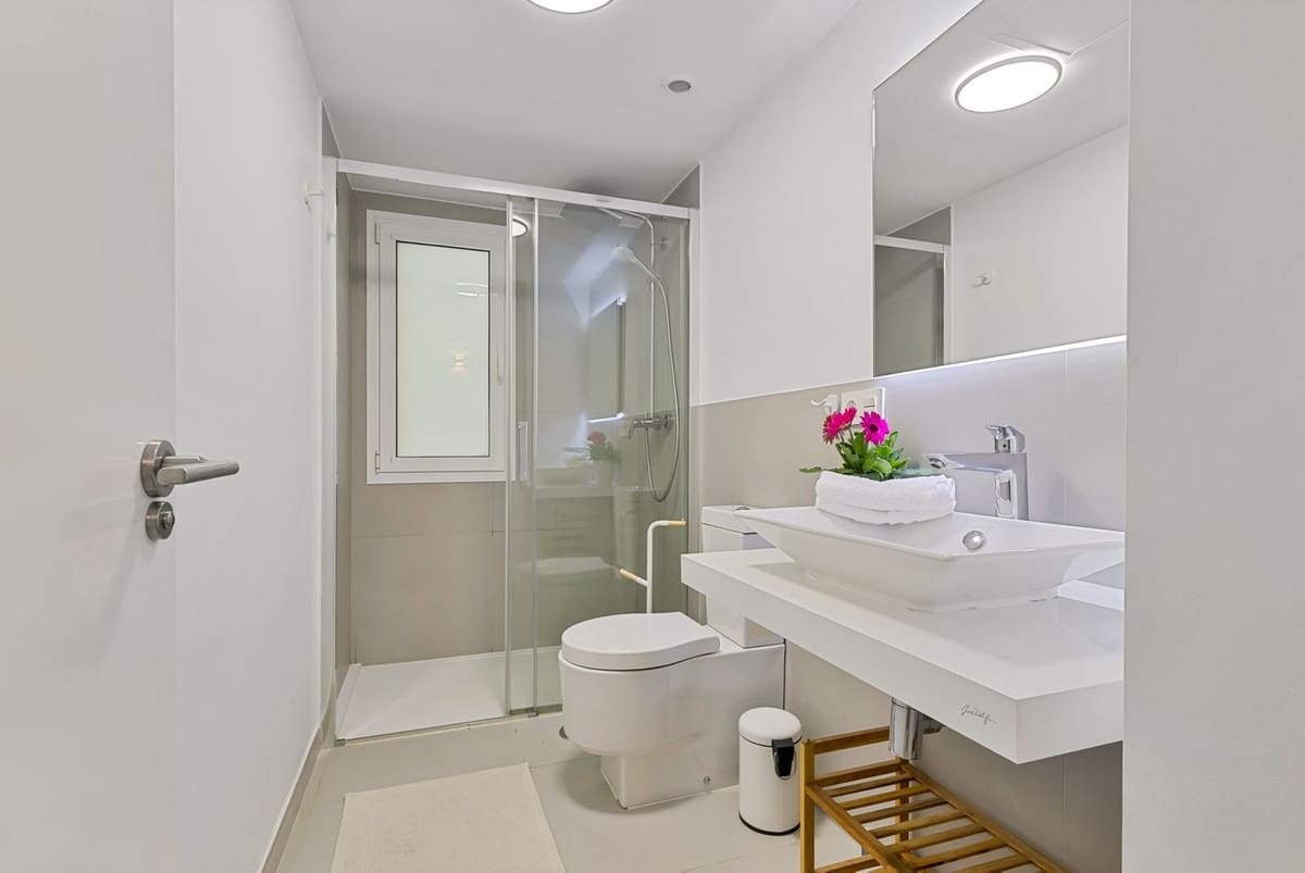 3 sypialnia Apartament na sprzedaż w Benalmadena Costa z basenem garażem - 695 000 € (Ref: 9682197)