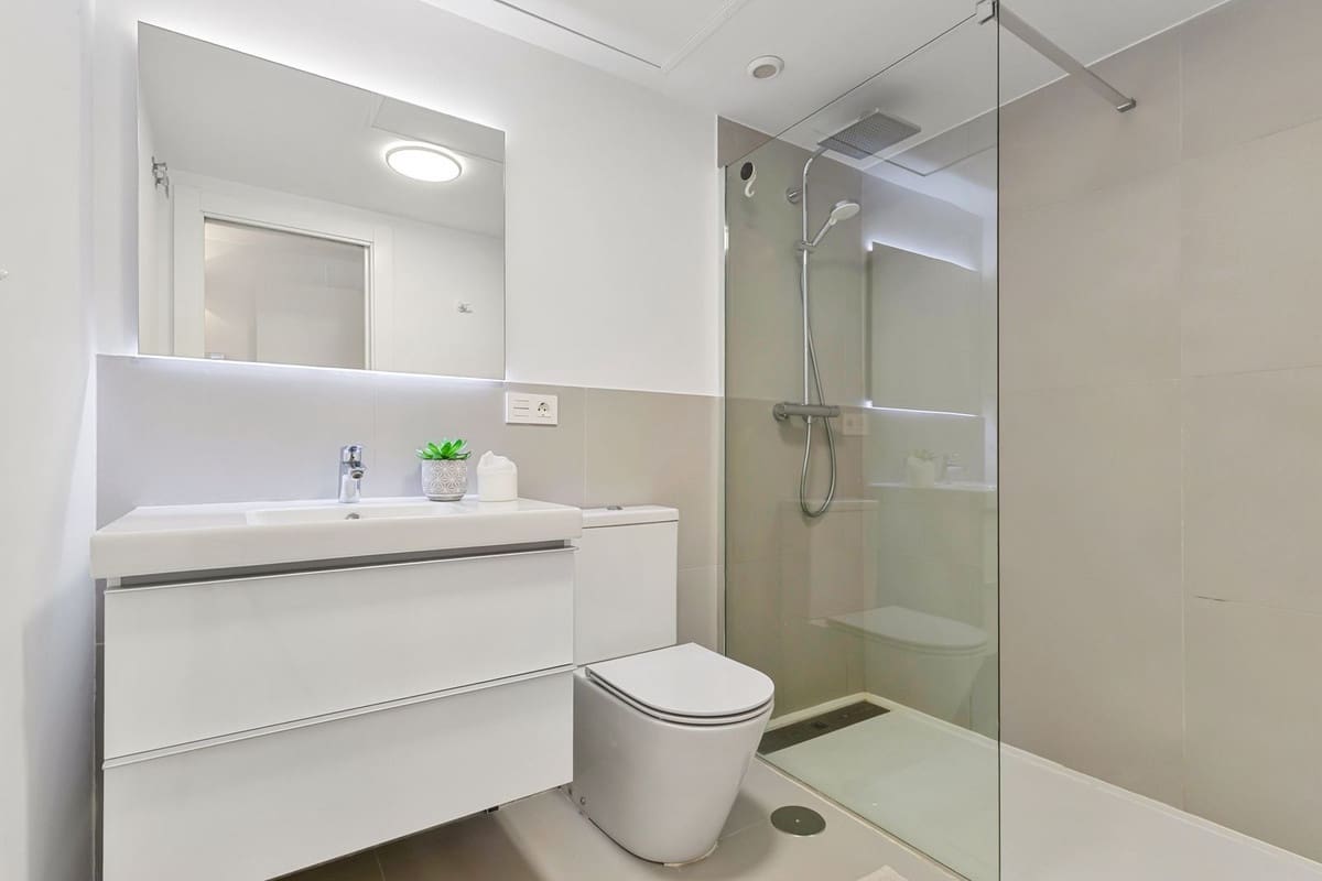 3 sypialnia Apartament na sprzedaż w Benalmadena Costa z basenem garażem - 695 000 € (Ref: 9682197)