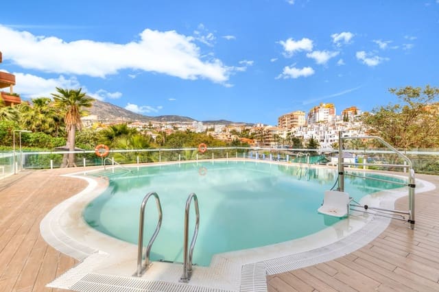3 sypialnia Apartament na sprzedaż w Benalmadena Costa, Benalmádena z basenem garażem - 695 000 € (Ref: 9682197)