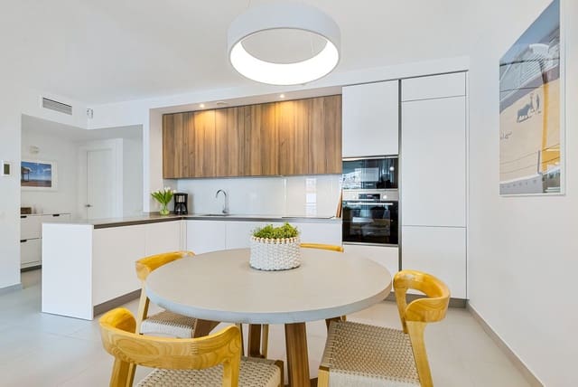 3 sypialnia Apartament na sprzedaż w Benalmadena Costa, Benalmádena z basenem garażem - 695 000 € (Ref: 9682197)