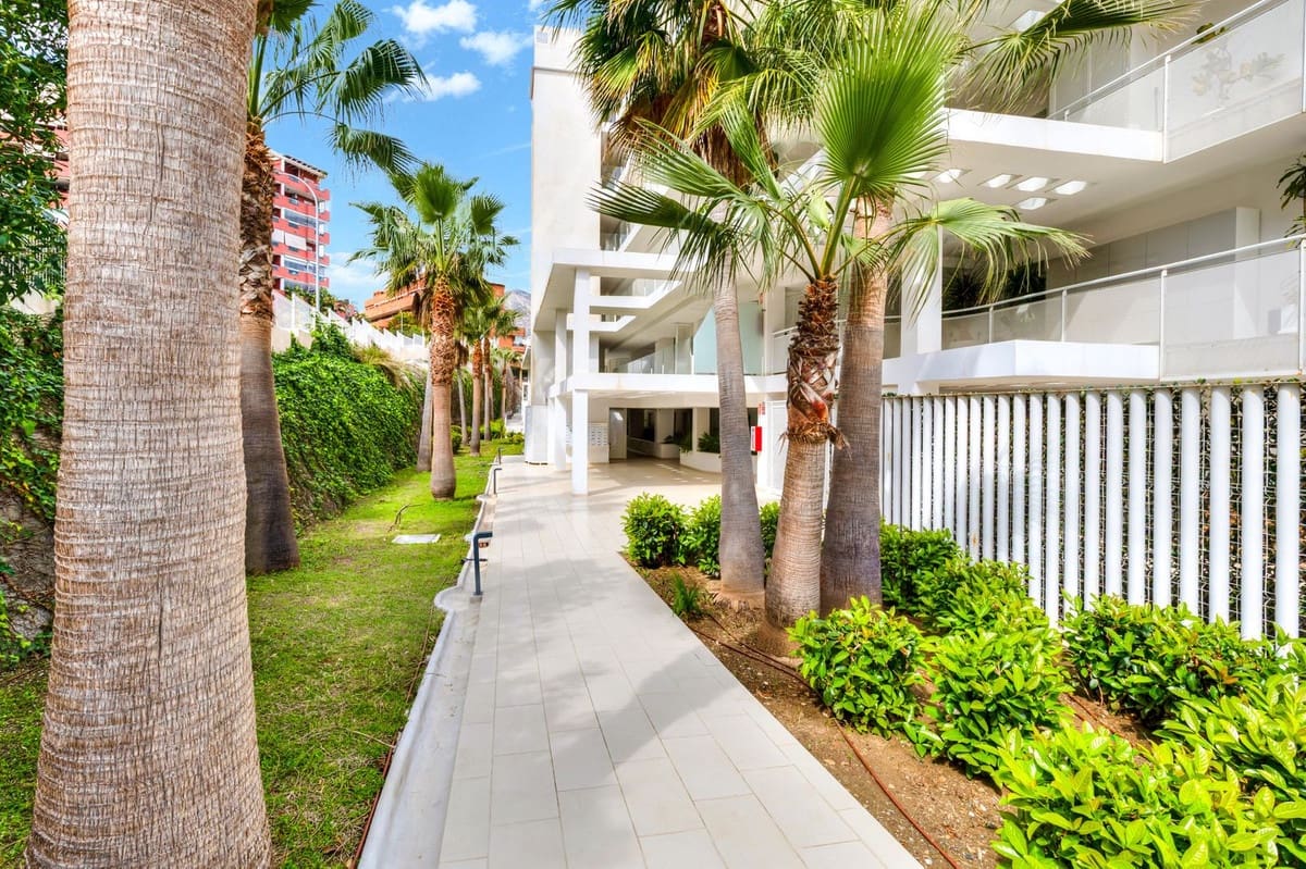 3 sypialnia Apartament na sprzedaż w Benalmadena Costa z basenem garażem - 695 000 € (Ref: 9682197)