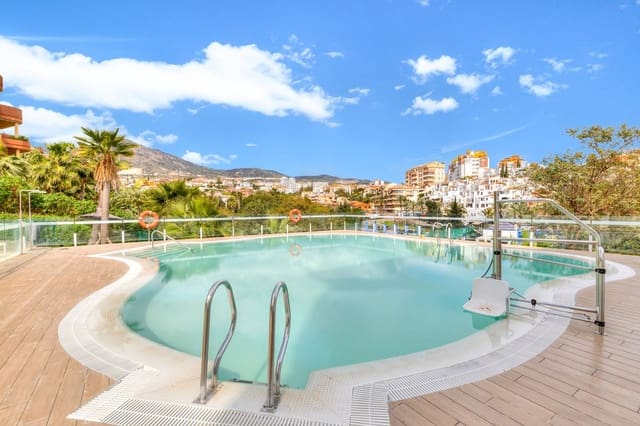 3 slaapkamer Appartement te koop in Benalmadena Costa, Benalmádena met zwembad garage - € 695.000 (Ref: 9682197)