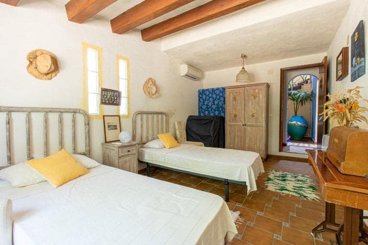 6 chambre Finca/Maison de Campagne à vendre à L'Ametlla de Mar avec piscine garage - 650 000 € (Ref: 9598167)