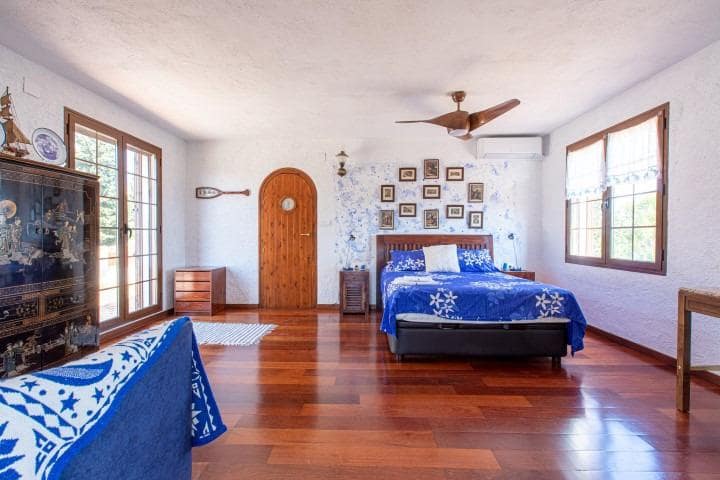 6 chambre Finca/Maison de Campagne à vendre à L'Ametlla de Mar avec piscine garage - 650 000 € (Ref: 9598167)