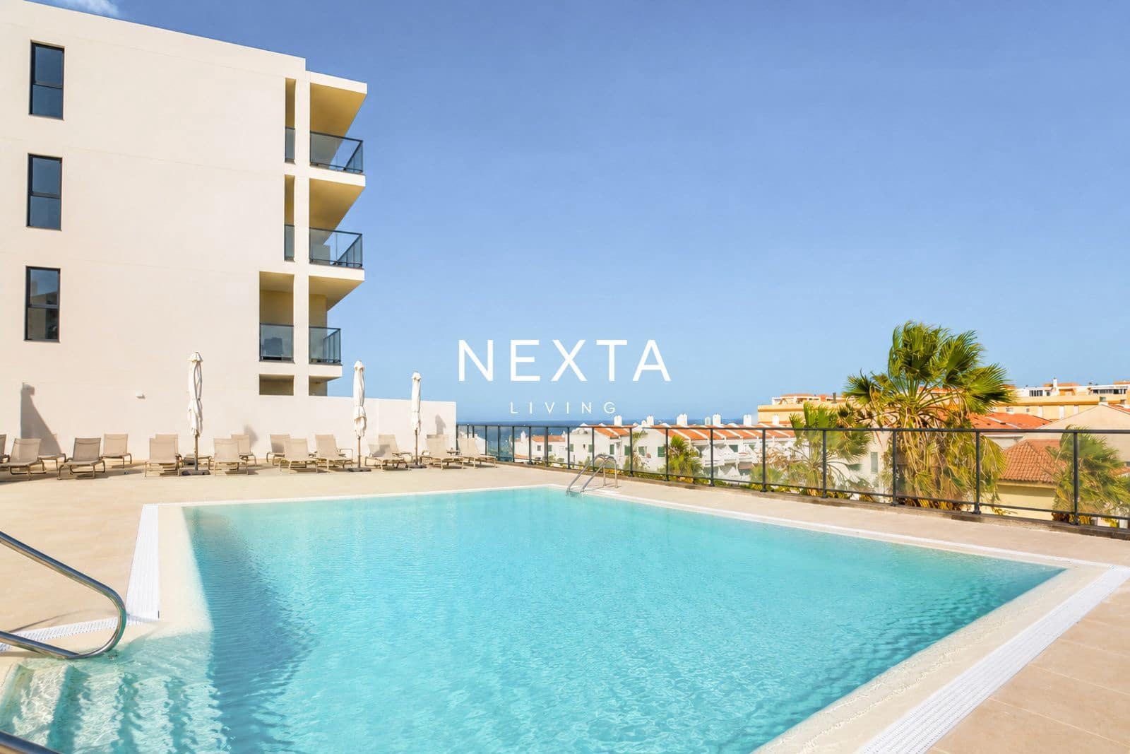 2 sovrum Lägenhet att hyra i El Medano med pool garage - 2 250 € (Ref: 10017220)
