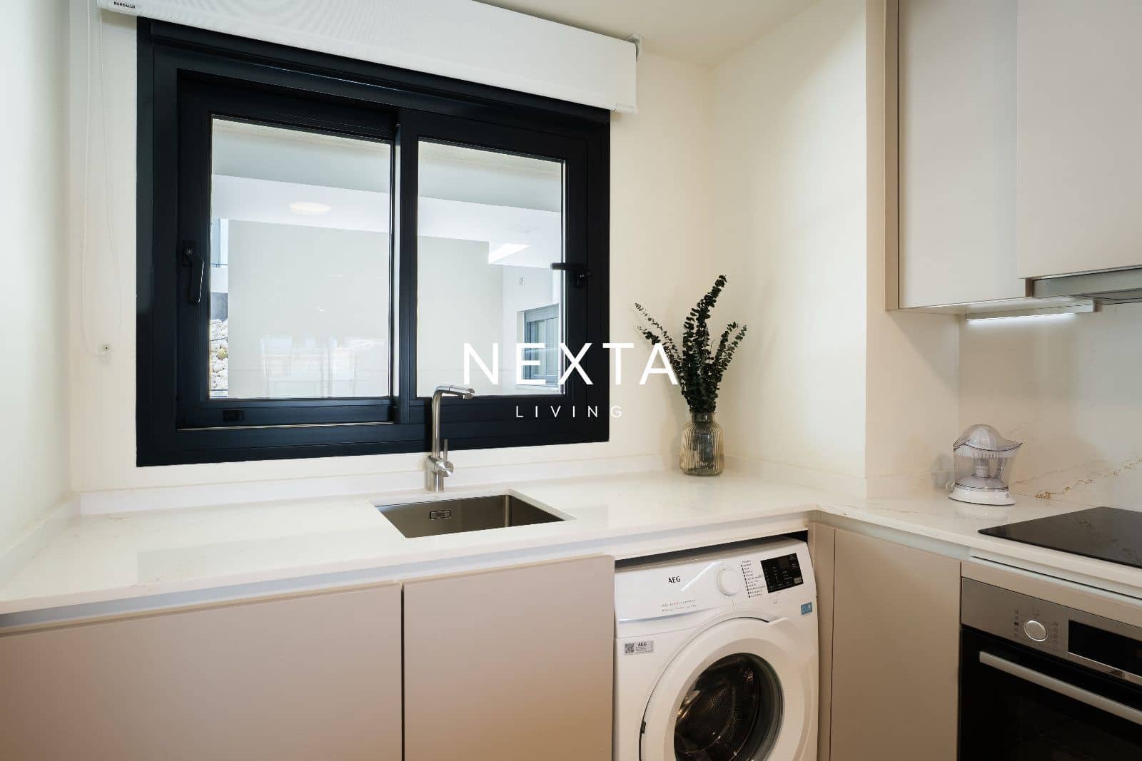2 sovrum Lägenhet att hyra i El Medano med pool garage - 2 250 € (Ref: 10017220)