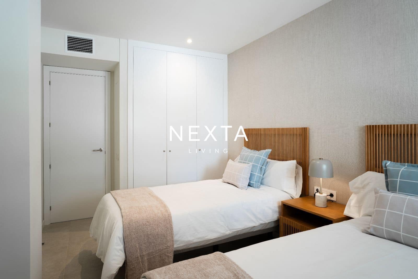 2 sovrum Lägenhet att hyra i El Medano med pool garage - 2 250 € (Ref: 10017220)