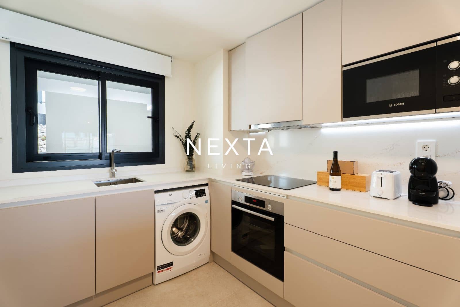 2 sovrum Lägenhet att hyra i El Medano med pool garage - 2 250 € (Ref: 10017220)