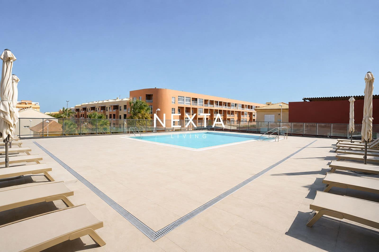 2 sovrum Lägenhet att hyra i El Medano med pool garage - 2 250 € (Ref: 10017220)
