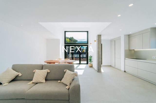 3 chambre Villa/Maison à vendre à El Medano, Granadilla de Abona avec piscine garage - 1 100 000 € (Ref: 10034435)