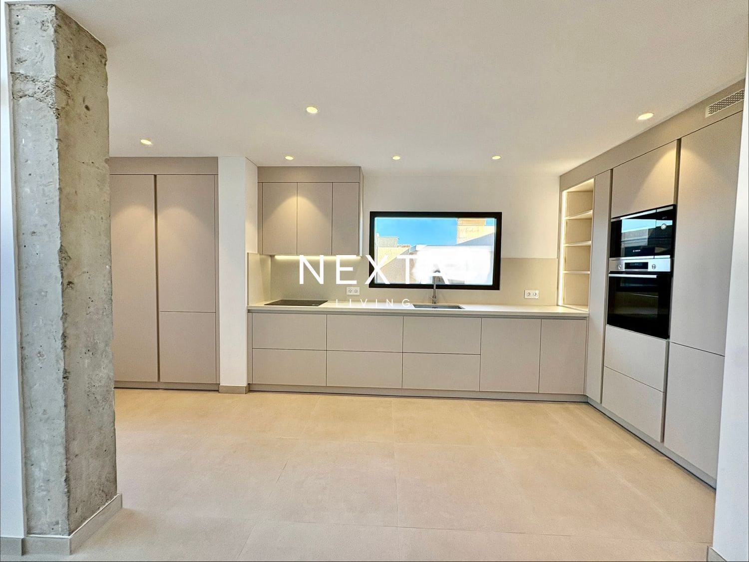 3 chambre Villa/Maison à vendre à El Medano avec piscine garage - 1 100 000 € (Ref: 10034435)