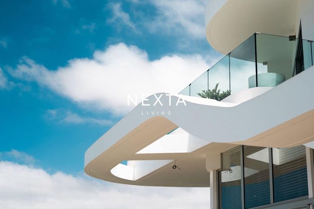5 slaapkamer Villa te koop in Roque del Conde, Adeje met zwembad garage - € 1.990.000 (Ref: 10040150)