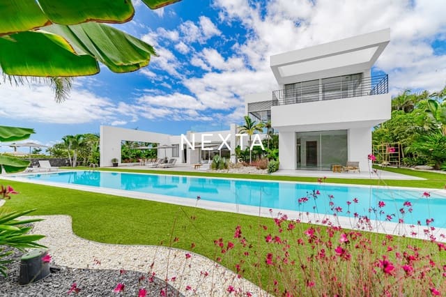5 makuuhuone Huvila myytävänä paikassa Costa Adeje, Adeje mukana uima-altaan 
autotalli - 6 350 000 € (Ref: 10040672)