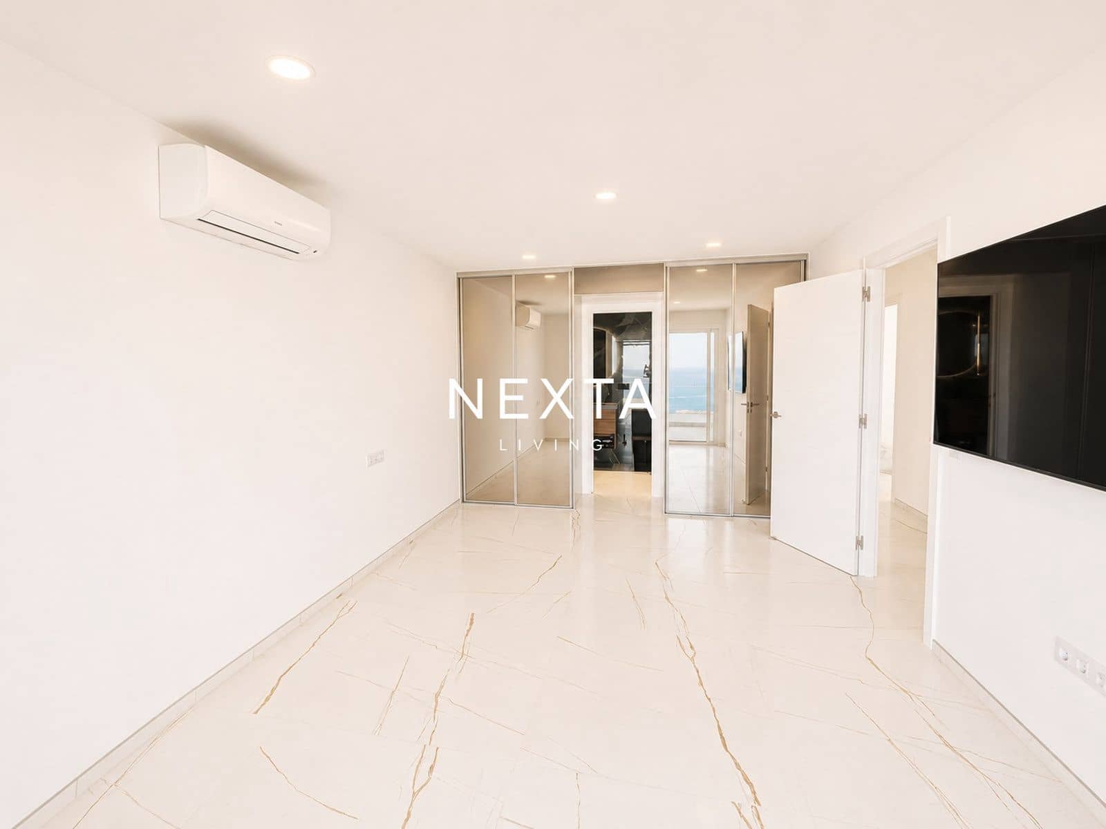 3 sypialnia Mieszkanie na sprzedaż w Costa Adeje z basenem garażem - 1 600 000 € (Ref: 10045913)