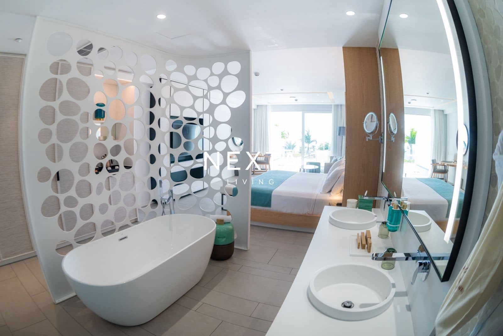 Flat for sale in La Caleta Adeje with pool - € 395,000 (Ref: 10048396)