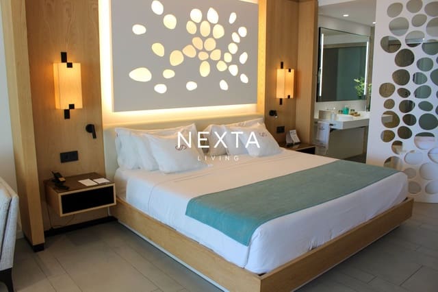 Flat te koop in La Caleta Adeje, Adeje met zwembad - € 350.000 (Ref: 10048476)