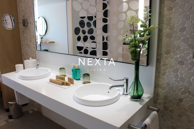 Flat te koop in La Caleta Adeje, Adeje met zwembad - € 350.000 (Ref: 10048476)