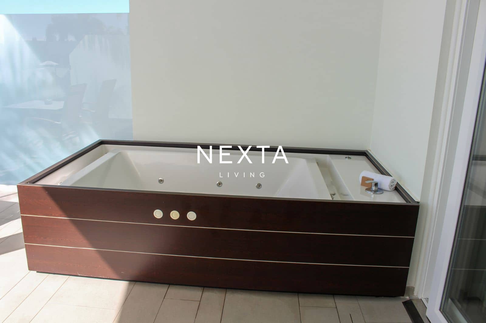 Piso en La Caleta Adeje en venta con piscina - 350.000 € (Ref: 10048476)