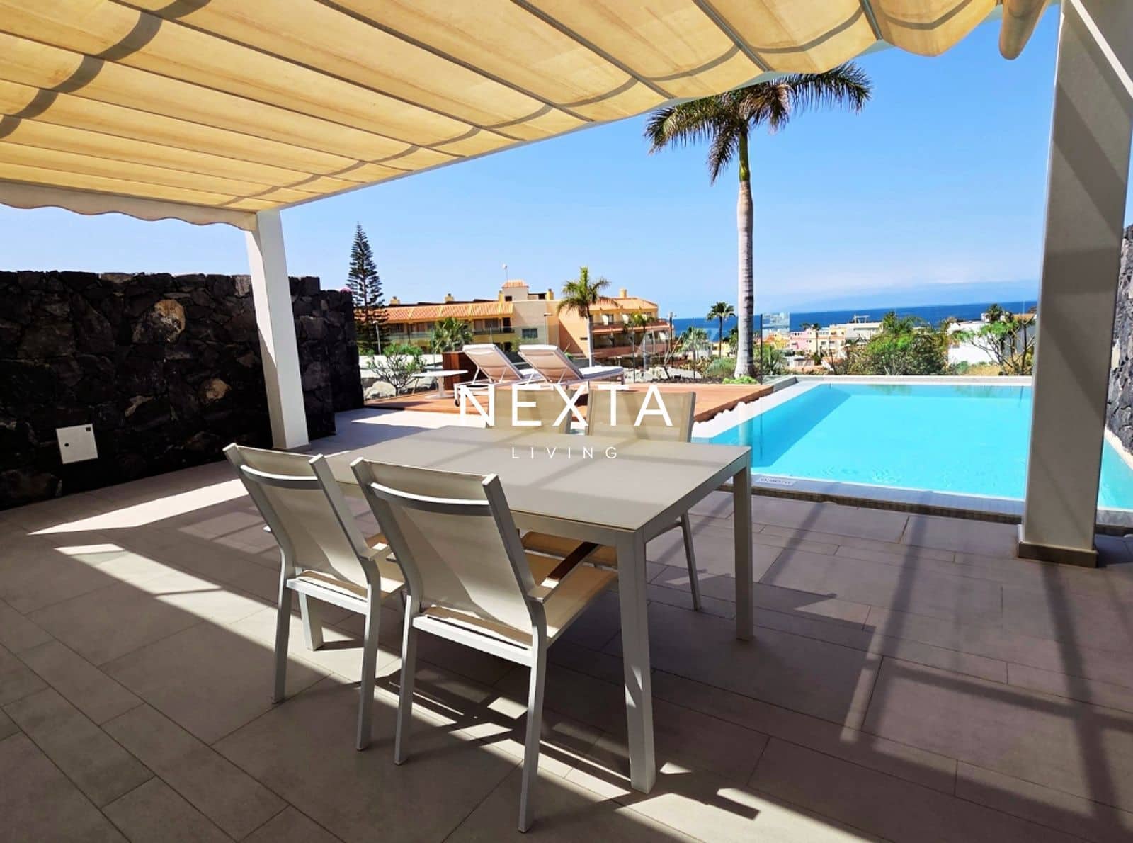 Piso de 1 habitación en La Caleta Adeje en venta con piscina - 950.000 € (Ref: 10048665)