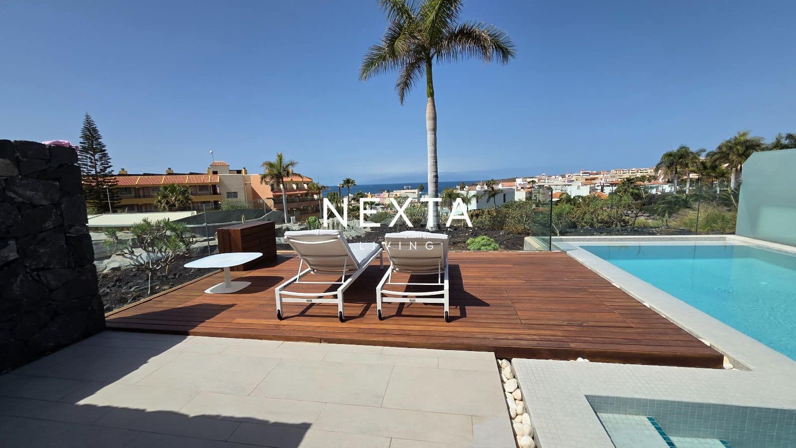 Piso de 1 habitación en La Caleta Adeje en venta con piscina - 950.000 € (Ref: 10048665)